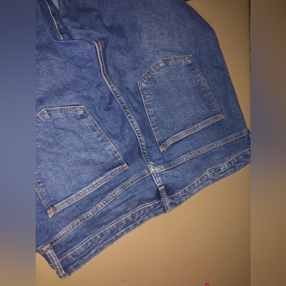 Size 16 Universal Threat NWOT High Rise Straight Jeans